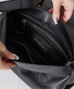 パデットロゴモチーフボディバッグ/BA-248