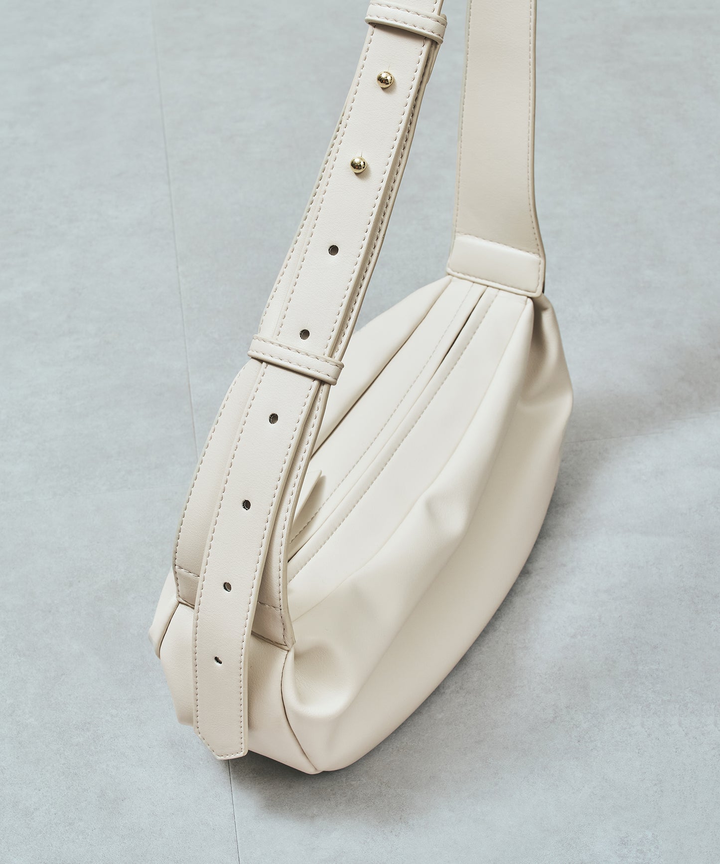 ソフトフェイクレザーボディーバッグ/BA-264