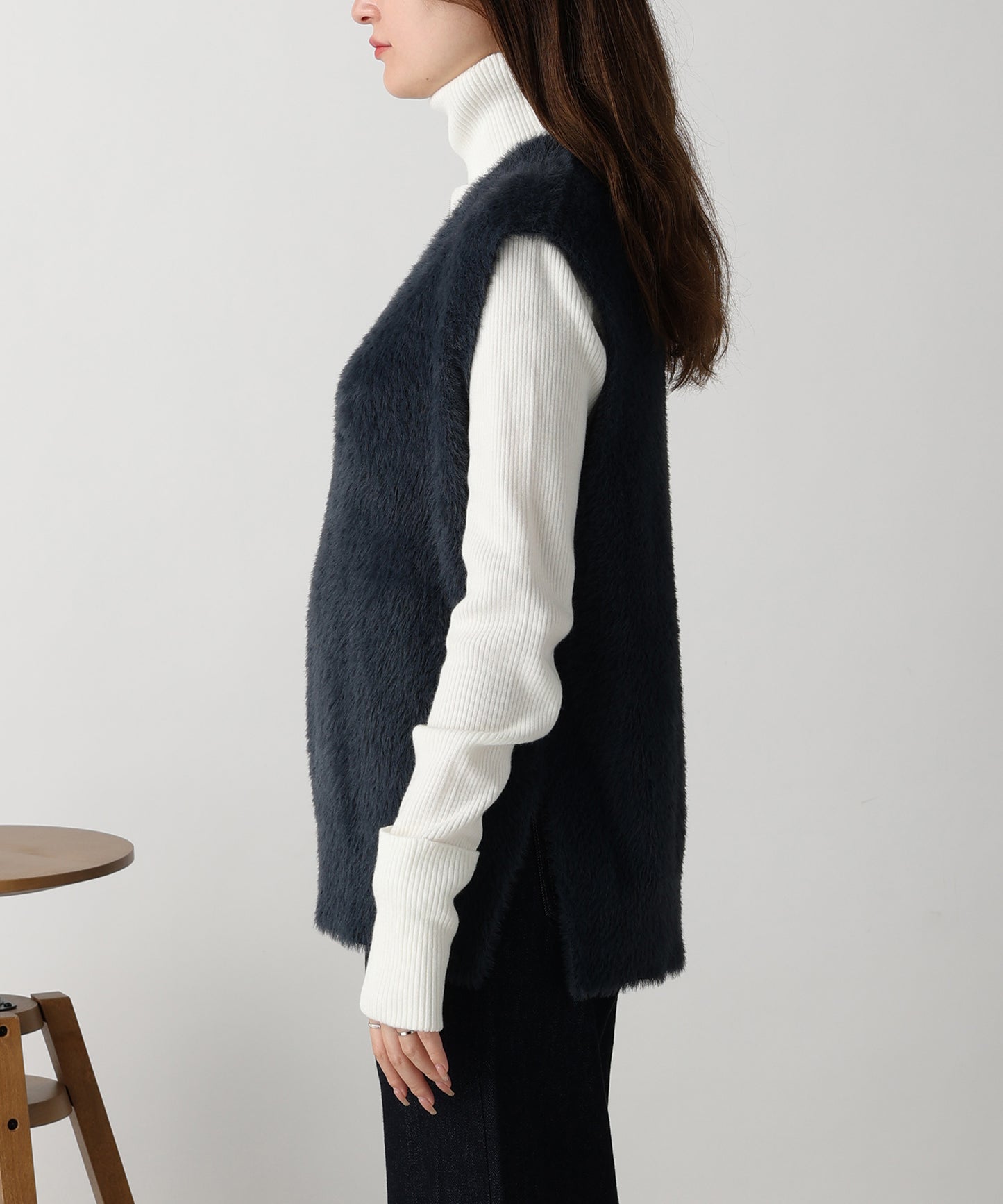 フェザーヤーンVネックベスト/AC3325