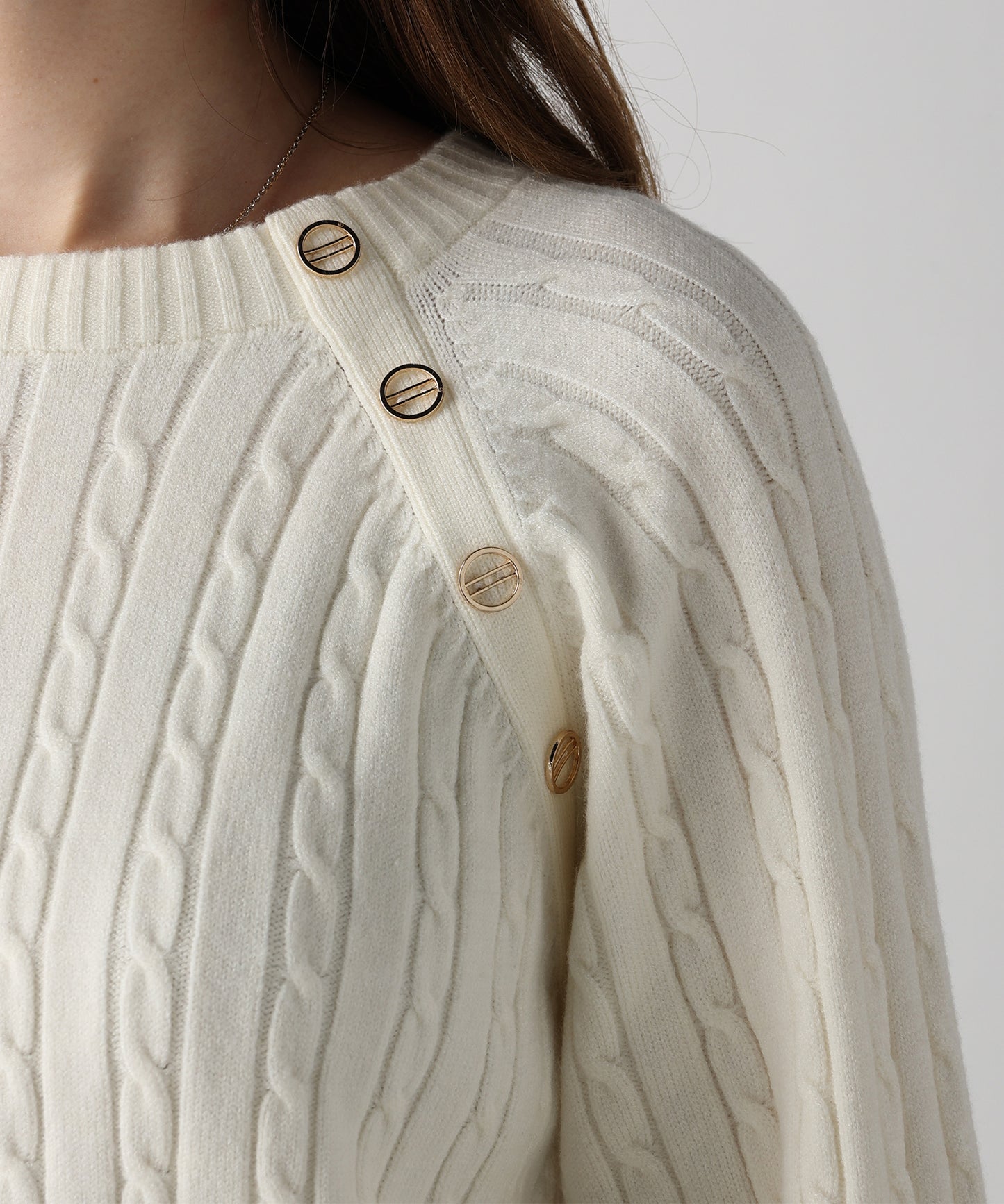 金ボタン付きケーブルラグランニット/AC3201