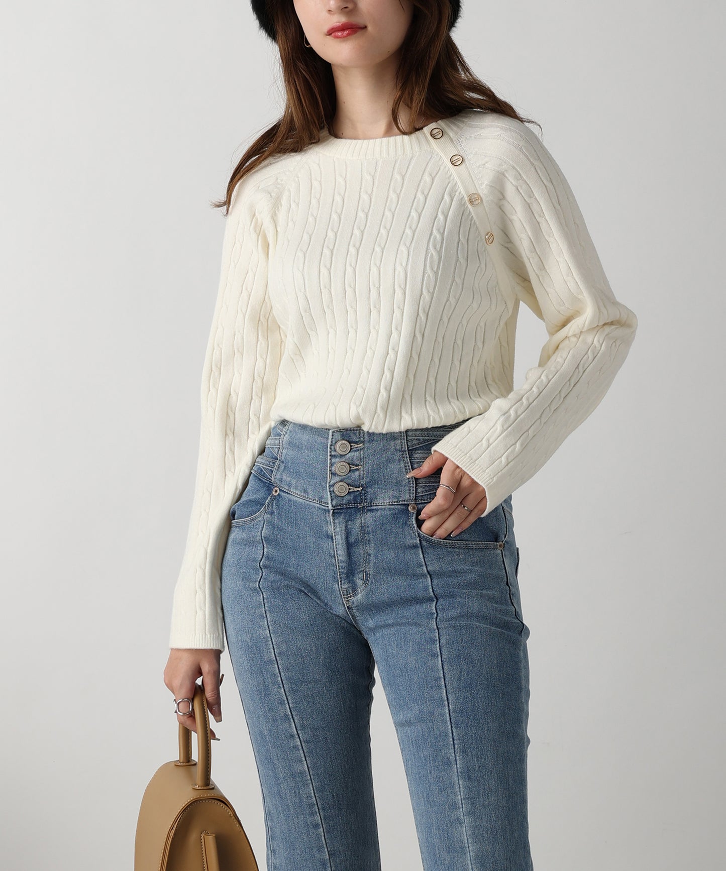 金ボタン付きケーブルラグランニット/AC3201