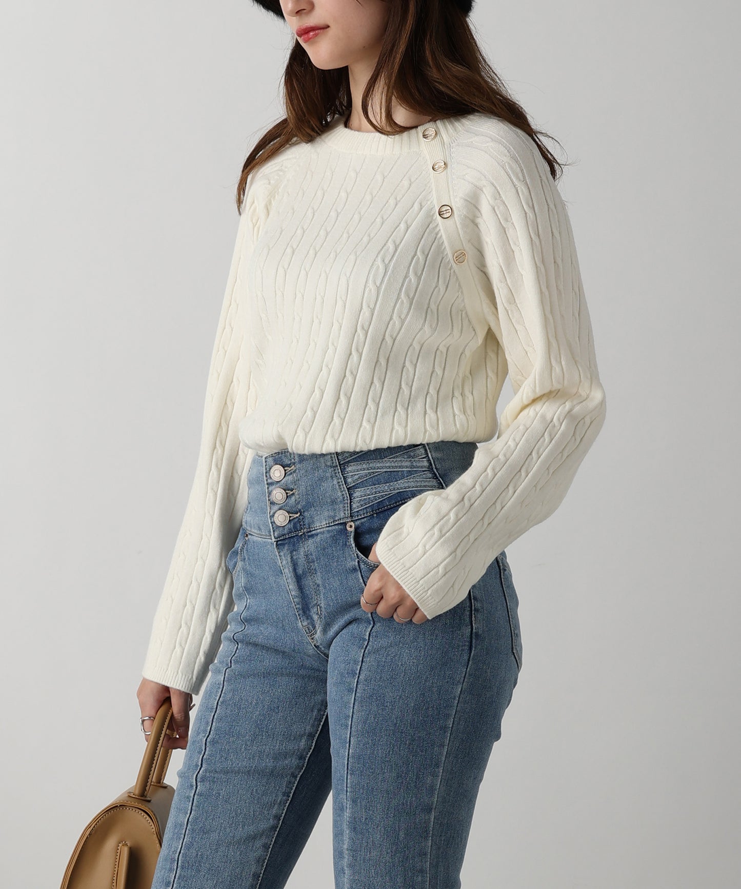 金ボタン付きケーブルラグランニット/AC3201