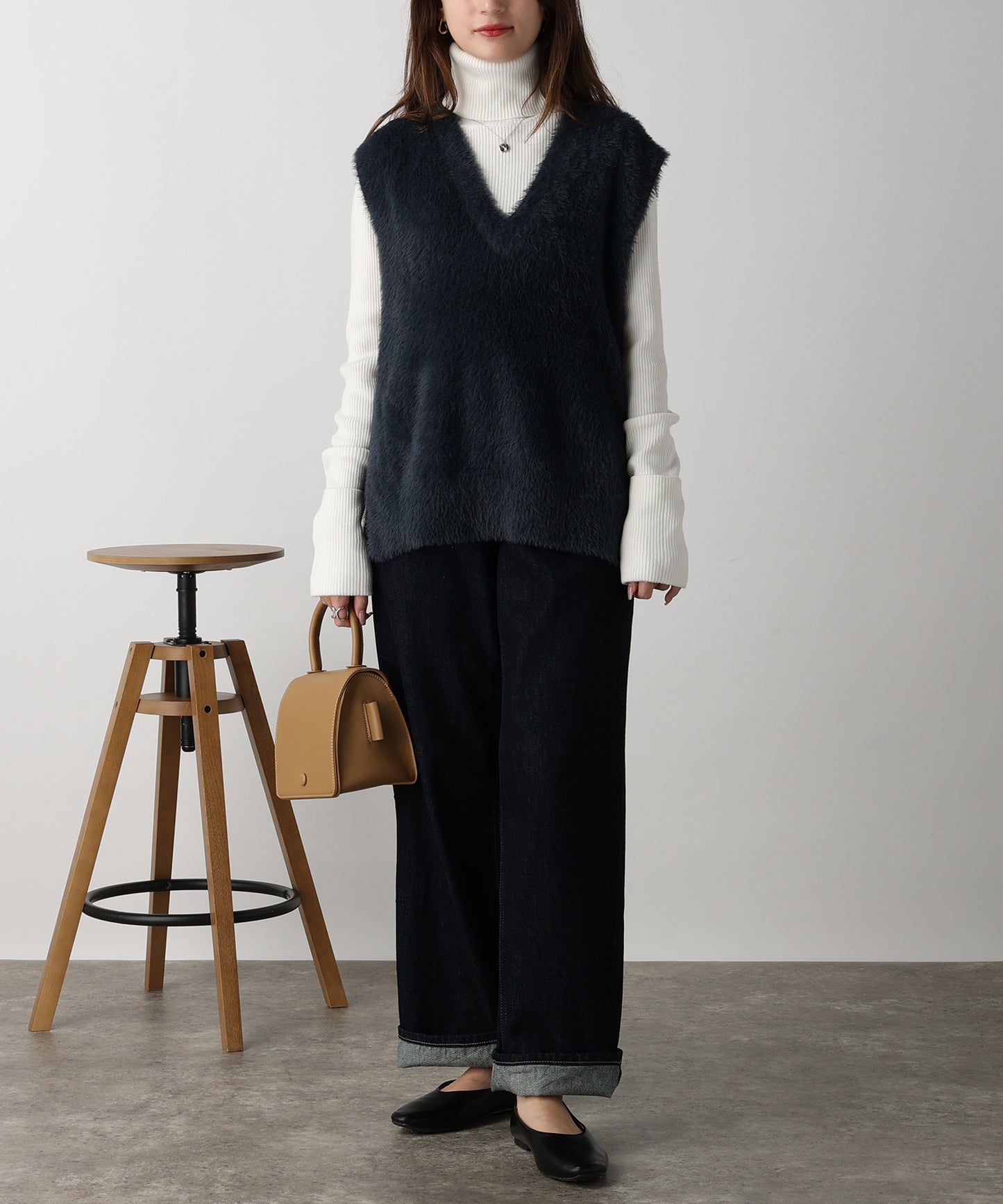 フェザーヤーンVネックベスト/AC3325