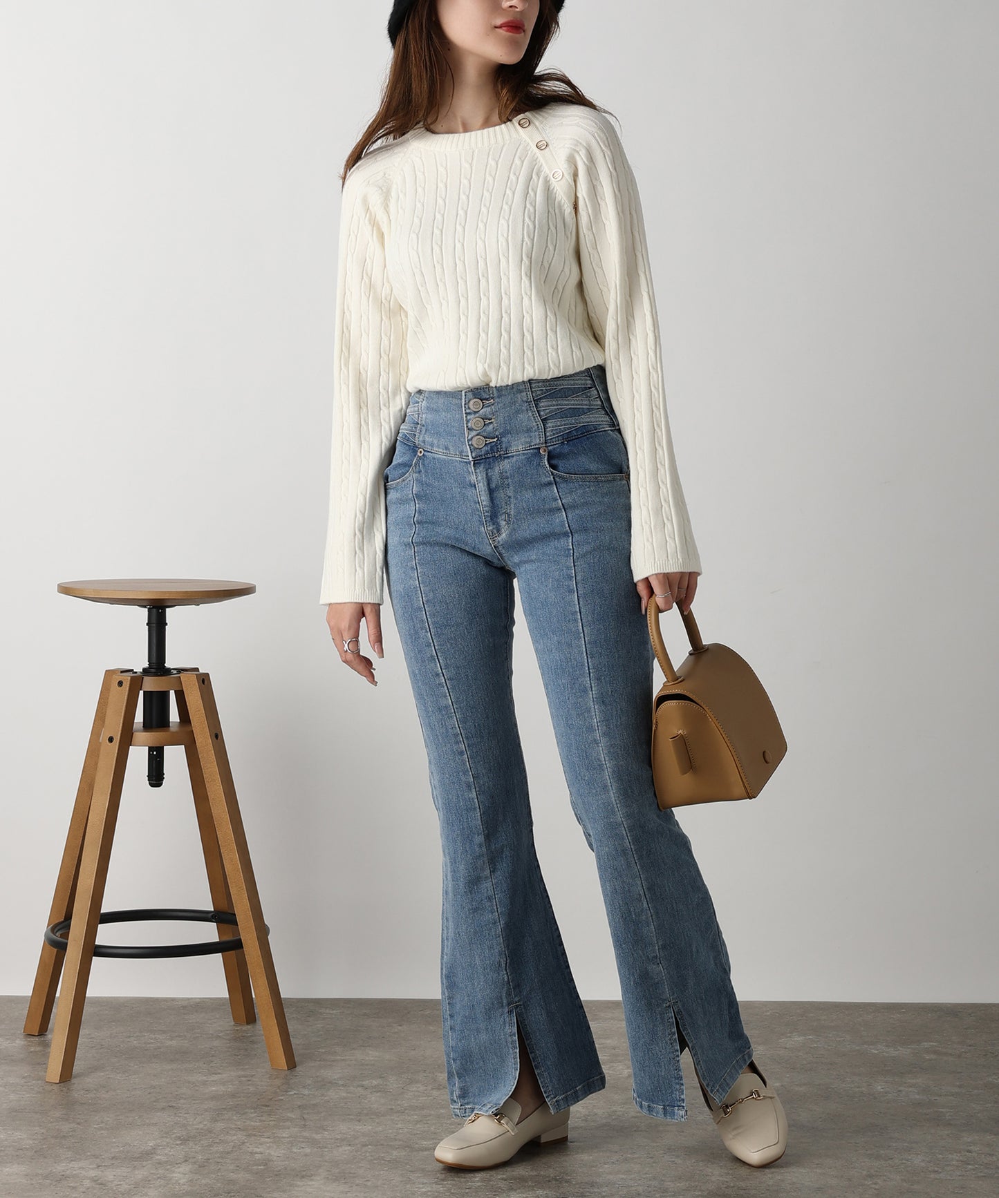 金ボタン付きケーブルラグランニット/AC3201