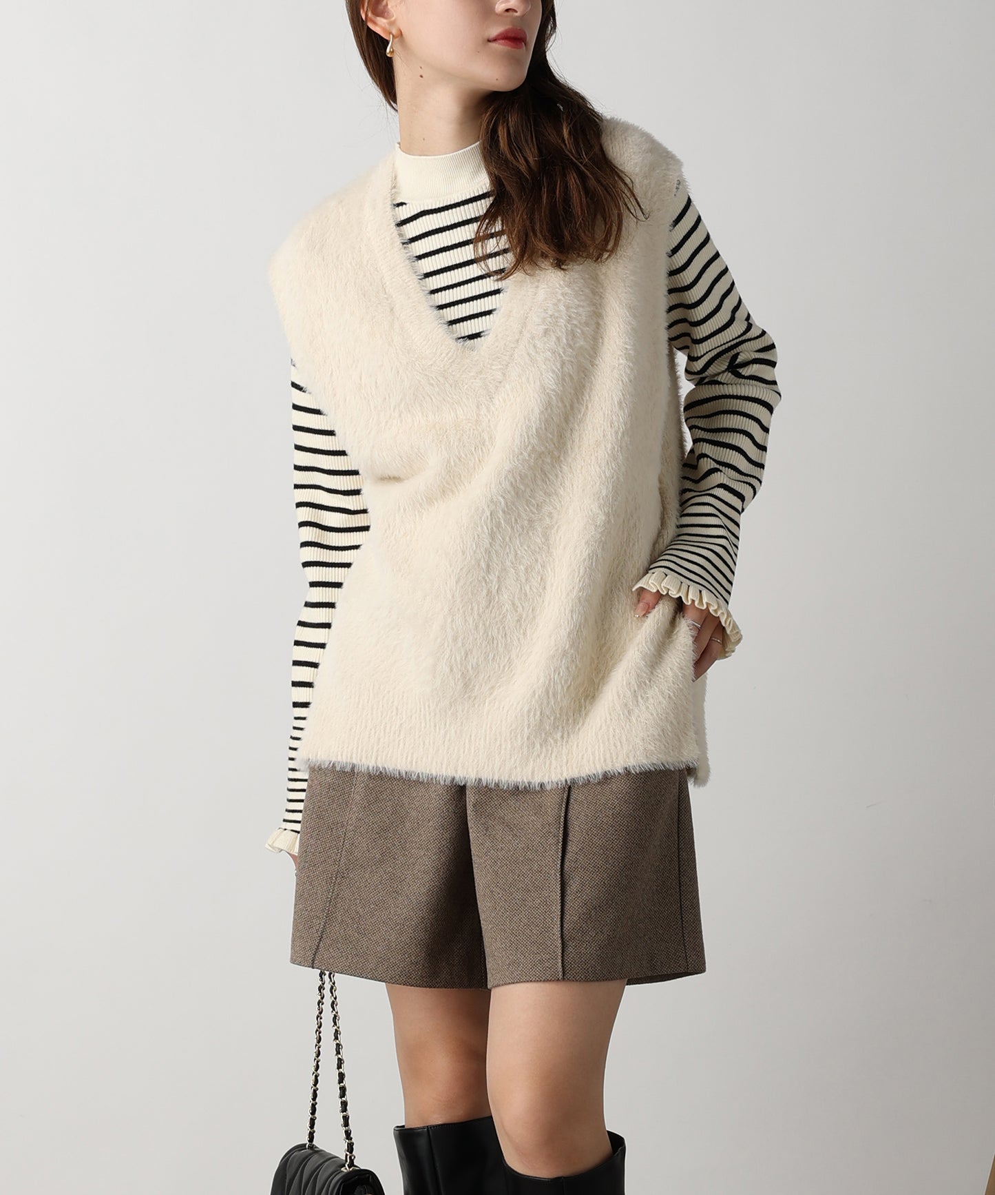 フェザーヤーンVネックベスト/AC3325