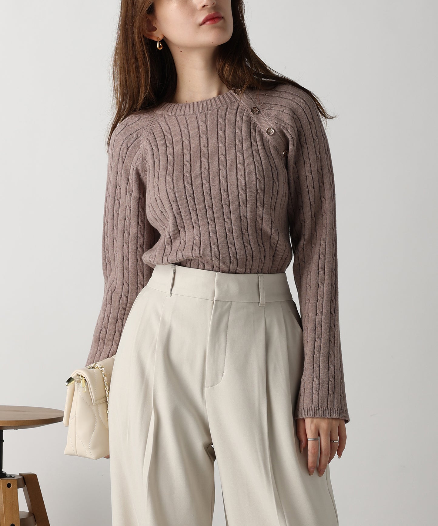 金ボタン付きケーブルラグランニット/AC3201