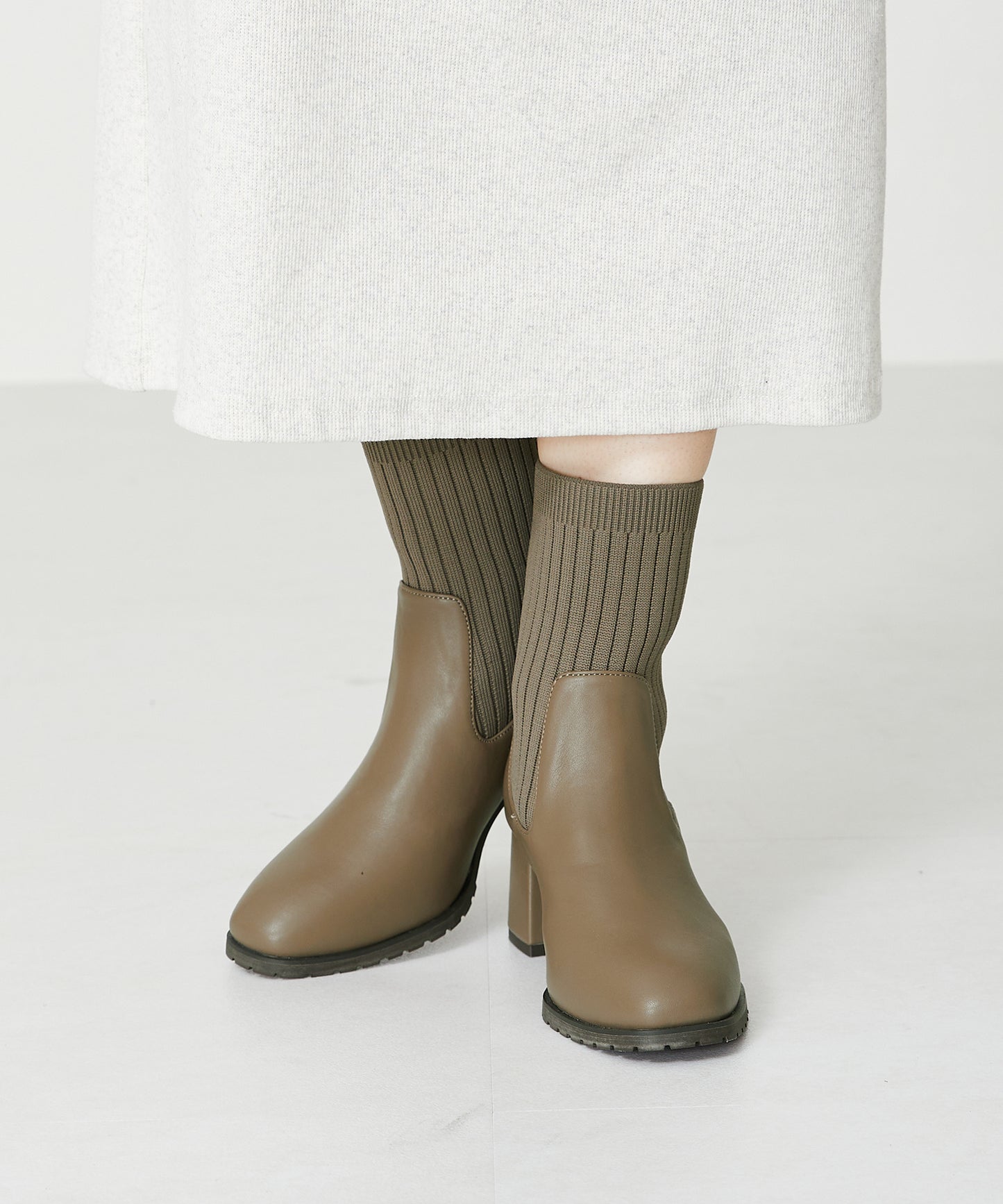 スクエアトゥニットヒールブーツ/31403