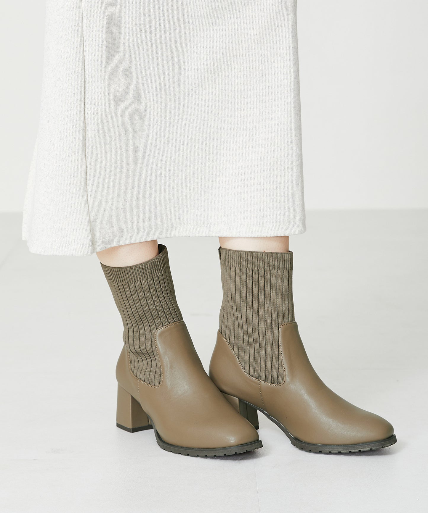 スクエアトゥニットヒールブーツ/31403