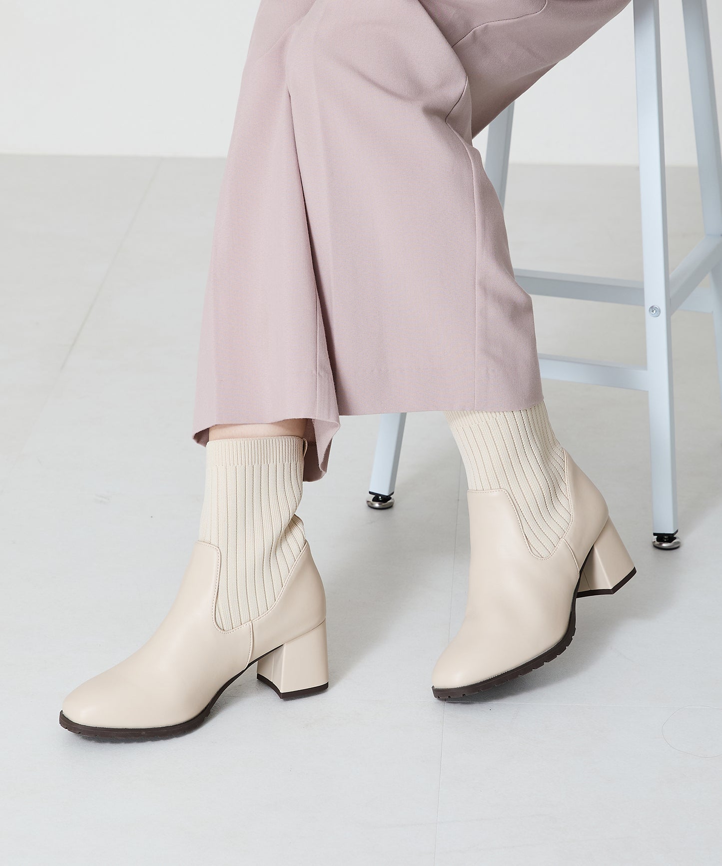 スクエアトゥニットヒールブーツ/31403