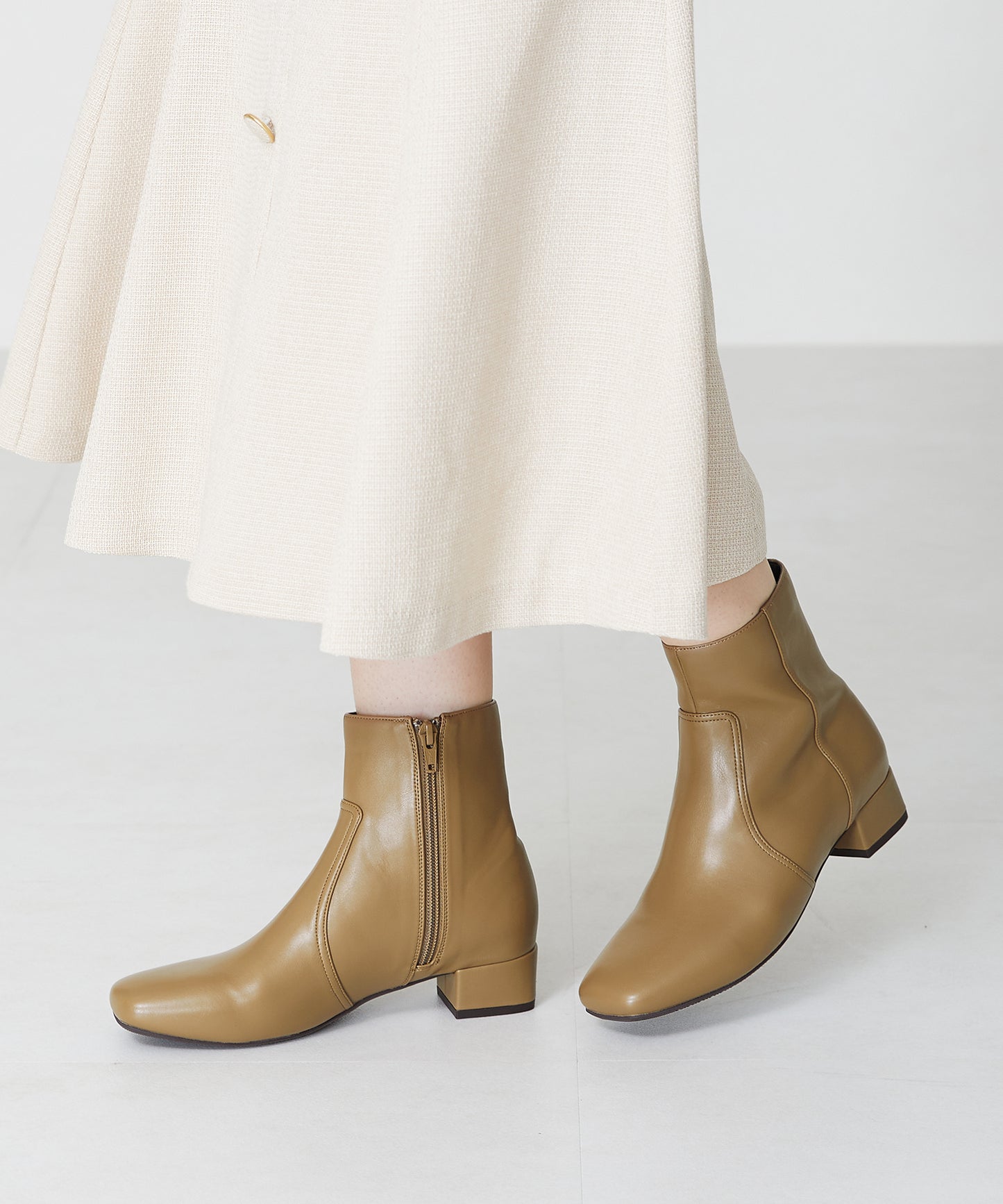 スクエアトゥプレーンショートブーツ/32401