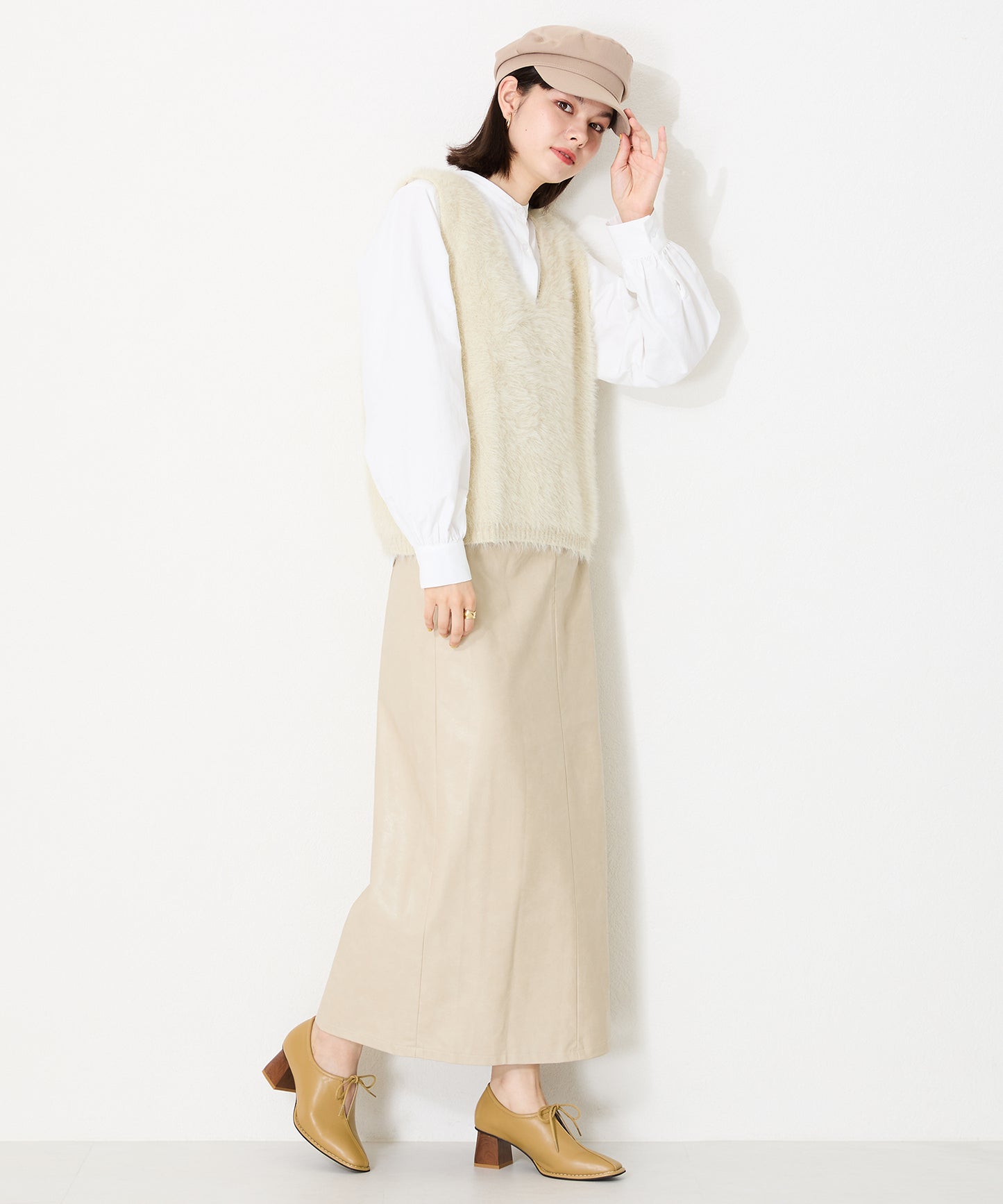 【WEB限定】ウッドヒール甲深パンプス/41307