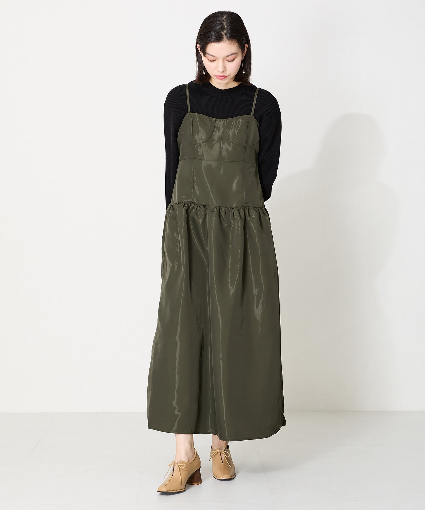 【WEB限定】ウッドヒール甲深パンプス/41307