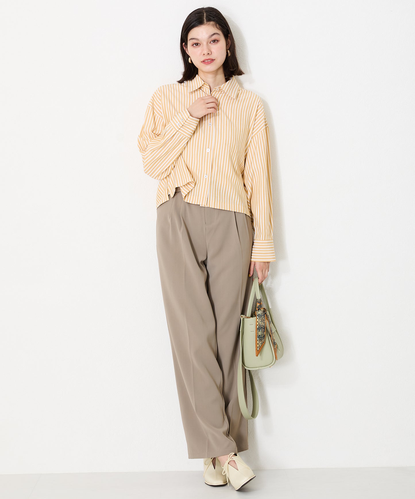 【WEB限定】ウッドヒール甲深パンプス/41307
