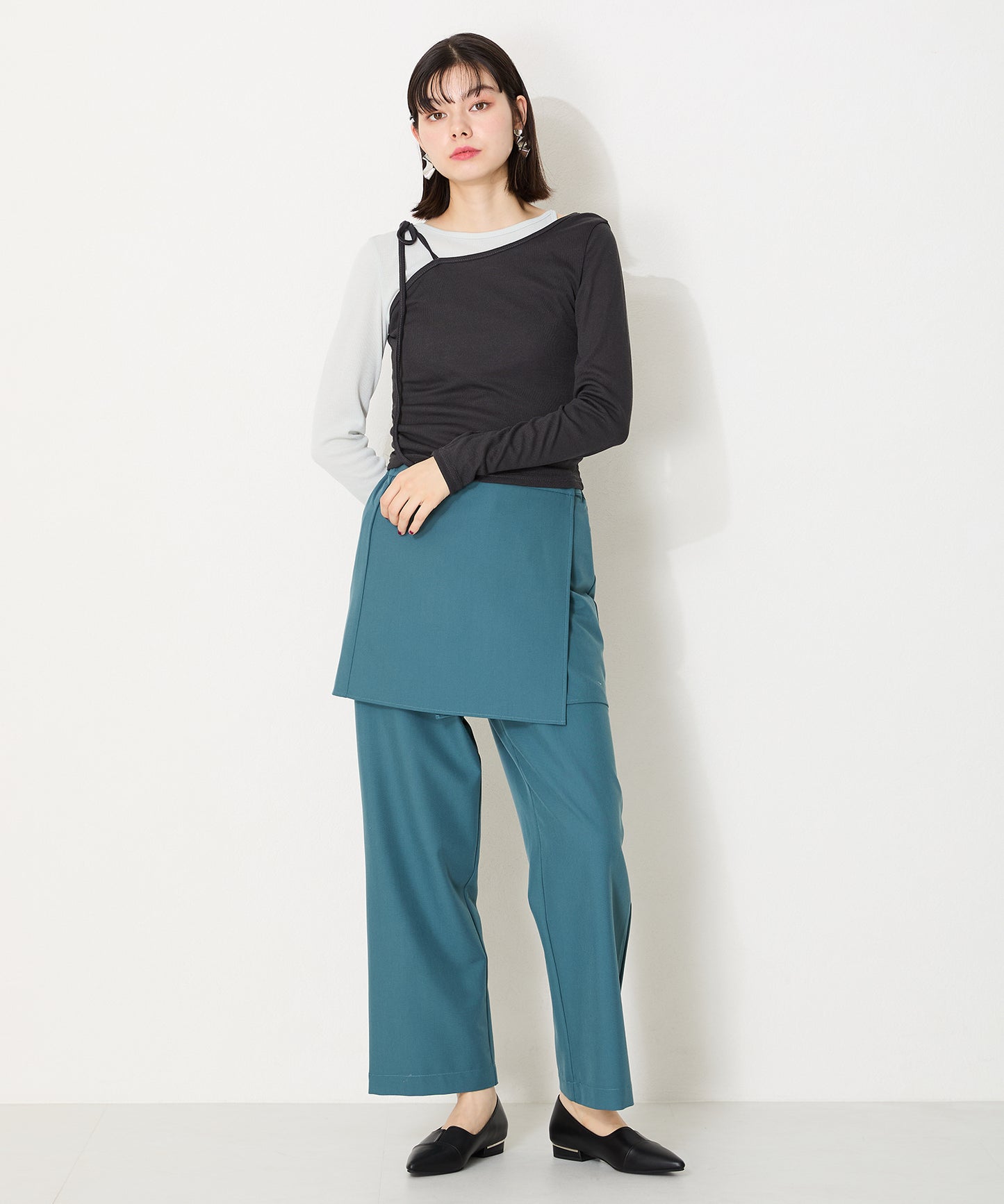 【WEB限定】メタリックラインフラットパンプス/45303