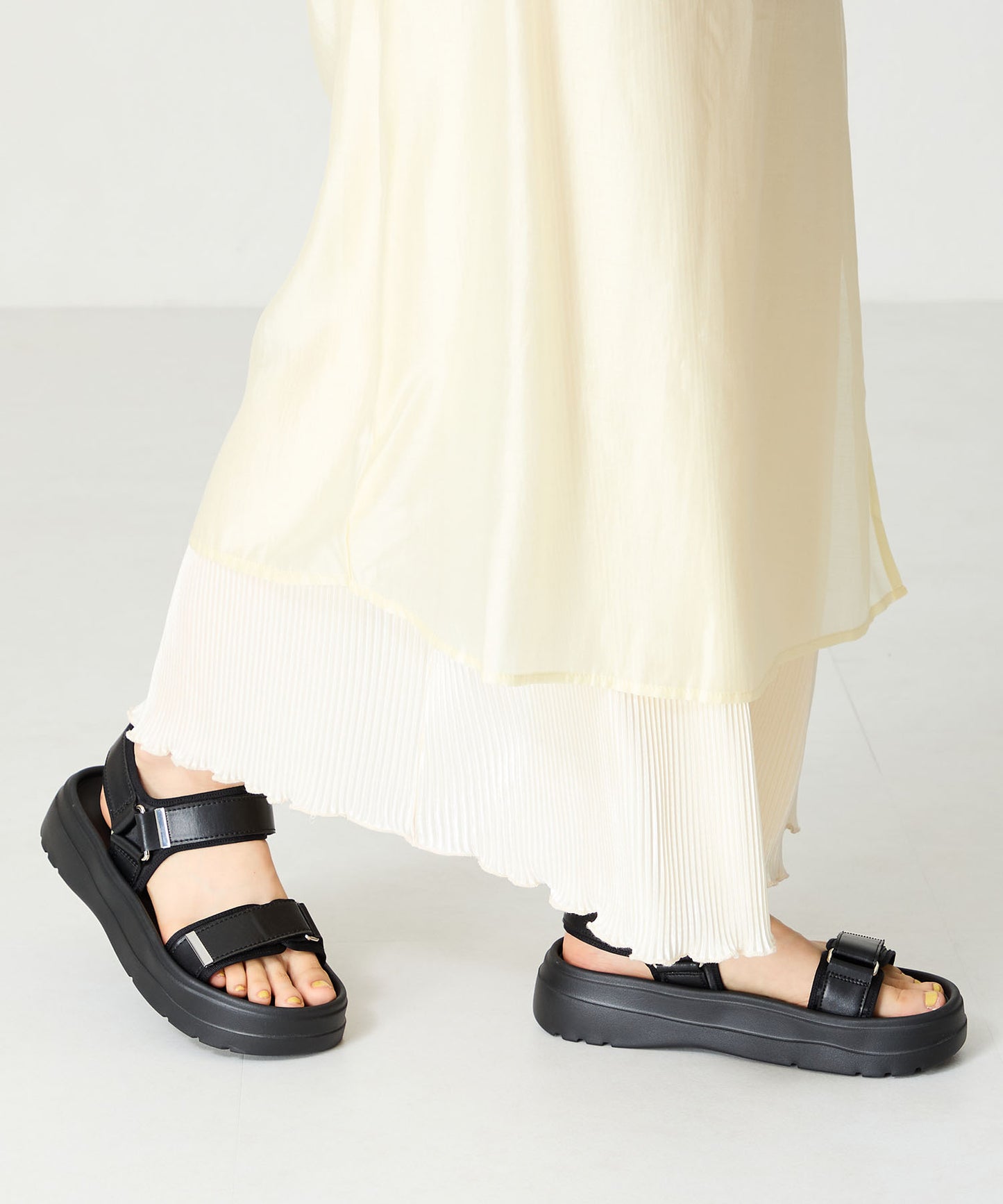 【Fit meサンダル】メタルパーツ厚底サンダル/51226