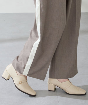 【カタログ掲載アイテム】スリットデザイン甲深パンプス/51317