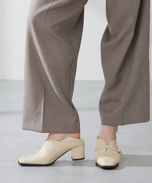 【カタログ掲載アイテム】スリットデザイン甲深パンプス/51317