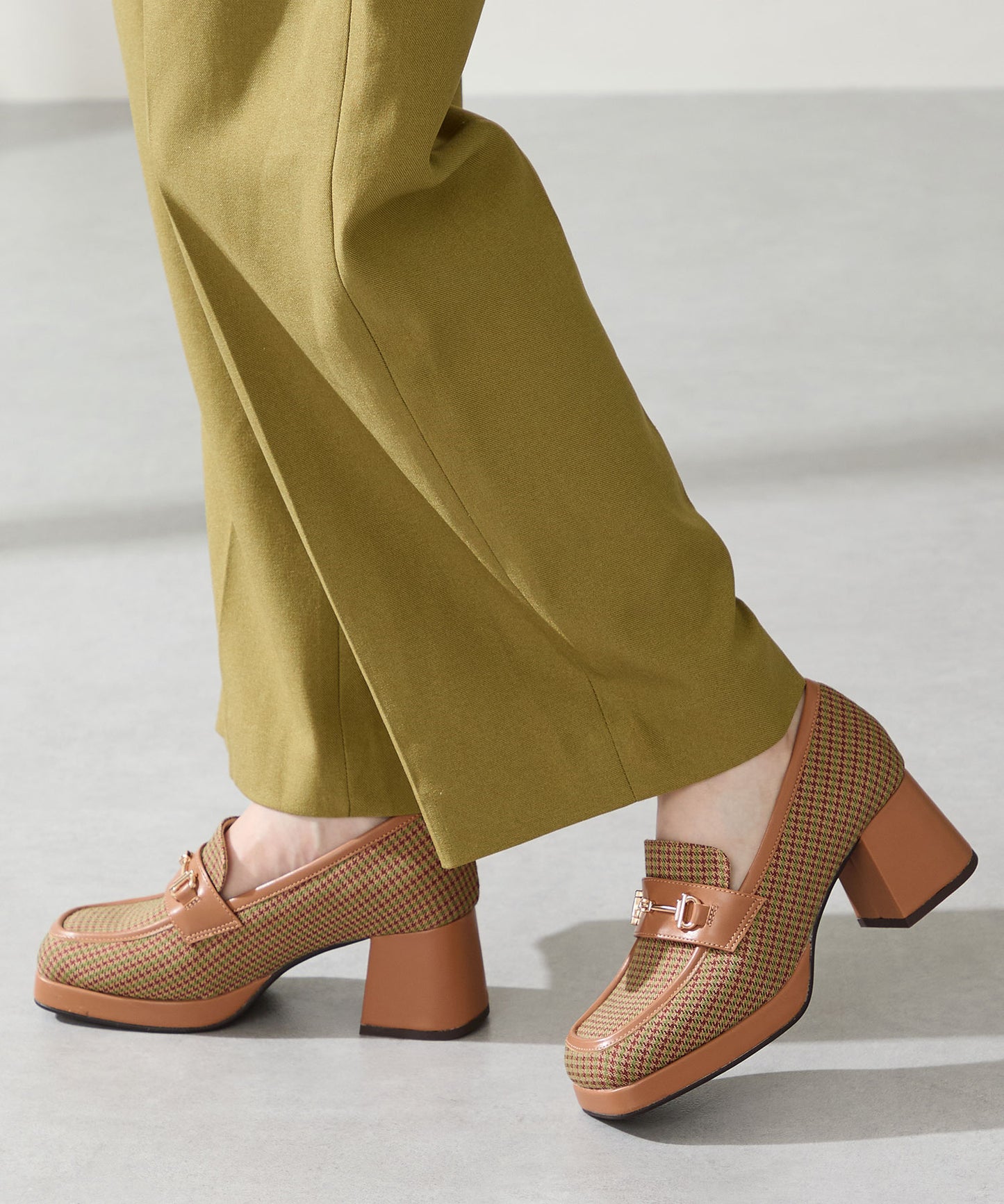 スクエアトゥビットヒールローファー/51324