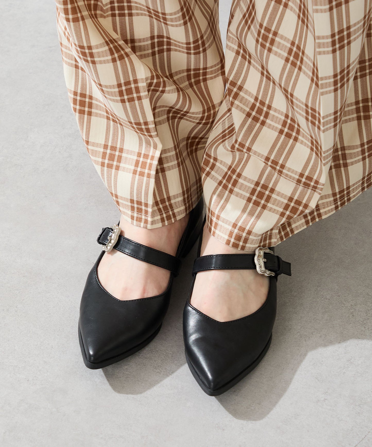 【WEB先行予約/10月中旬発売予定】ウエスタンバックルポインテッドパンプス/51327