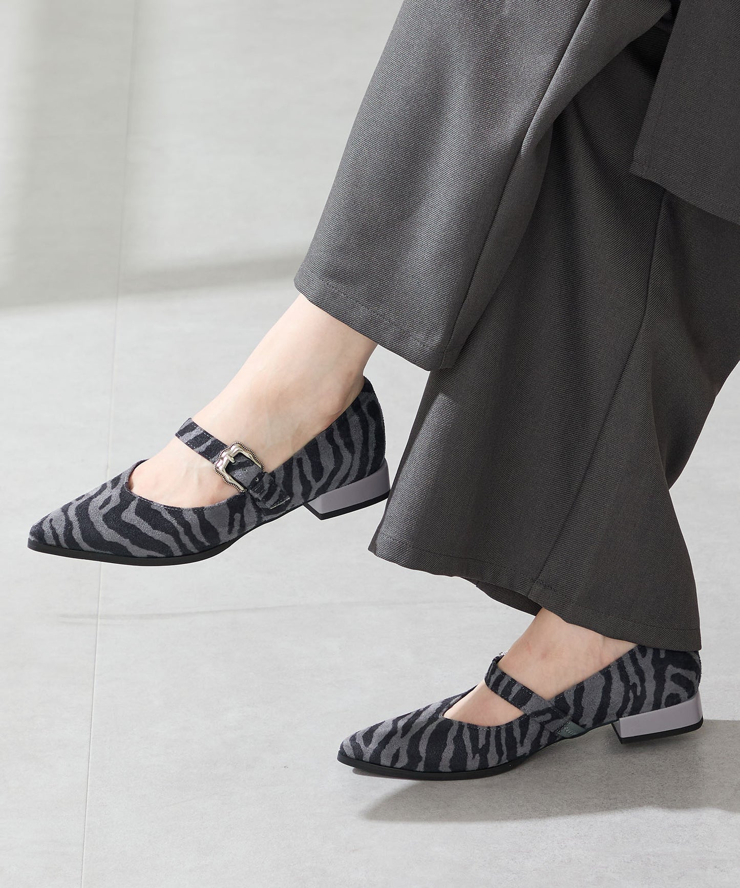 【WEB先行予約/10月中旬発売予定】ウエスタンバックルポインテッドパンプス/51327