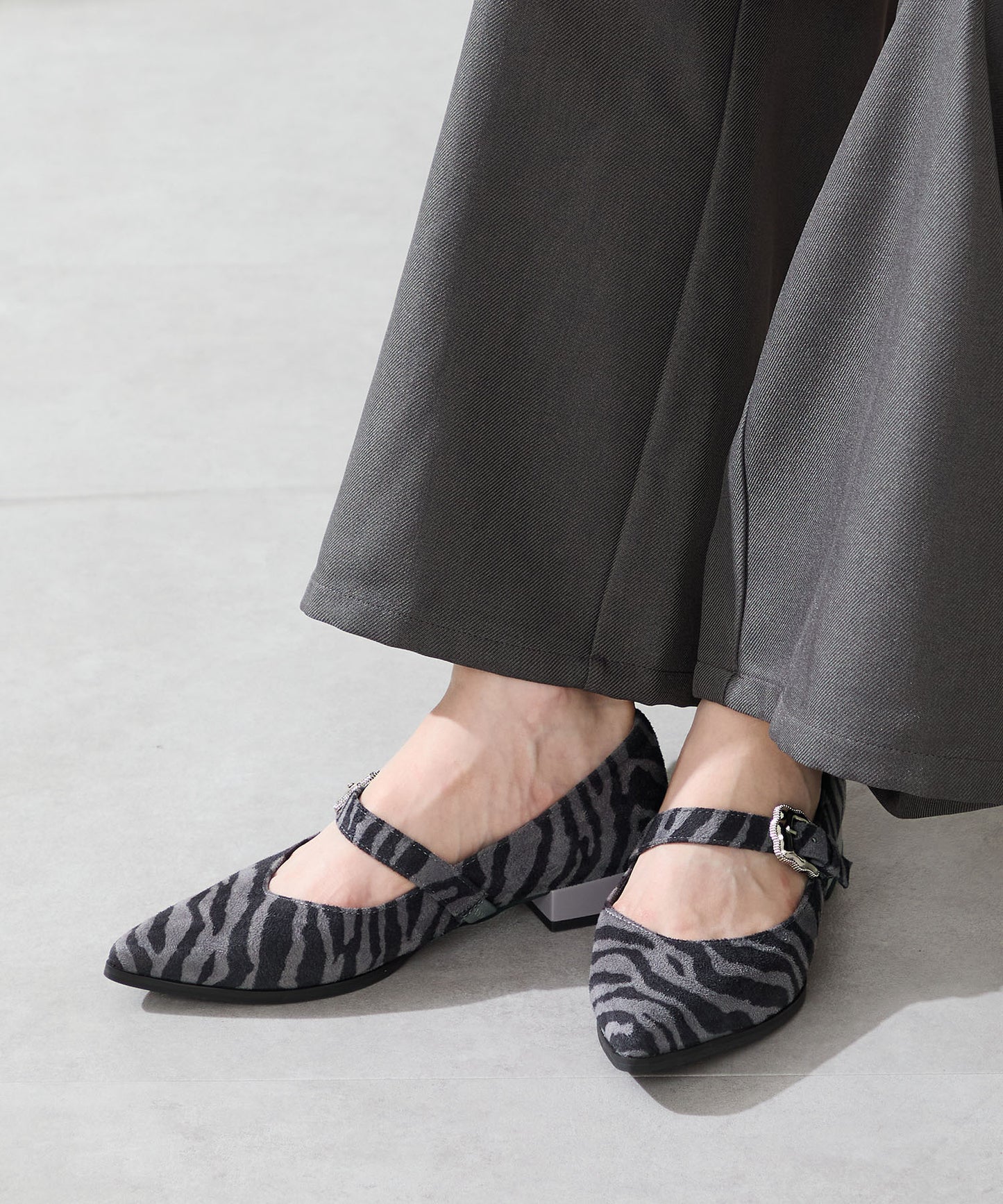 【WEB先行予約/10月中旬発売予定】ウエスタンバックルポインテッドパンプス/51327
