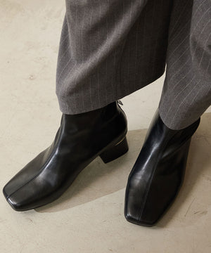 【WEB先行予約/1月中旬発売予定】スラントカットステッチショートブーツ/51428