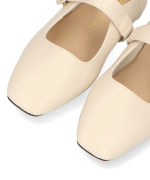 柔らかストラップフラットパンプス/52104