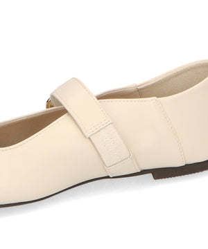 柔らかストラップフラットパンプス/52104