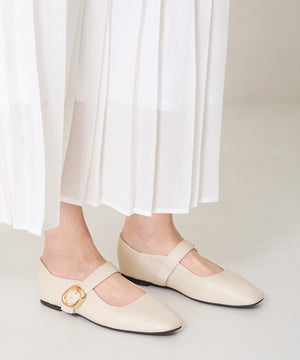 柔らかストラップフラットパンプス/52104