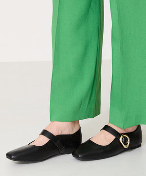 柔らかストラップフラットパンプス/52104