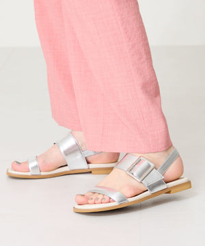 ベルトバックルフラットサンダル/52217