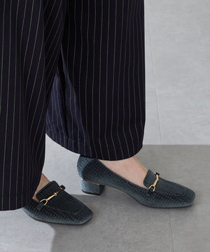 【カタログ掲載アイテム】メタリックラインビットヒールローファー/52301