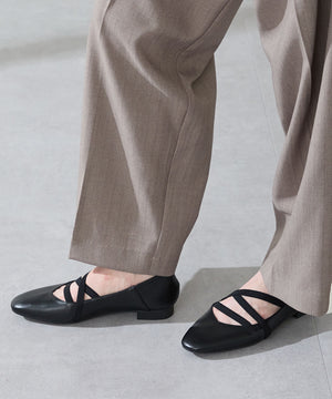 ゴムストラップフラットパンプス/52305