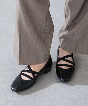 ゴムストラップフラットパンプス/52305