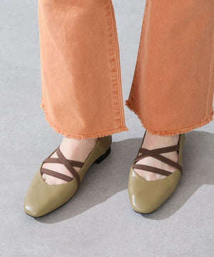 ゴムストラップフラットパンプス/52305