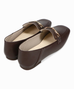 【カタログ掲載アイテム】スクエアトゥモチーフバブーシュローファー/52308