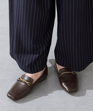 【カタログ掲載アイテム】スクエアトゥモチーフバブーシュローファー/52308