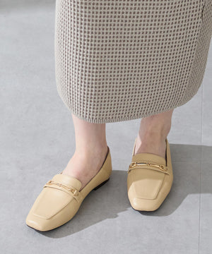 【カタログ掲載アイテム】スクエアトゥモチーフバブーシュローファー/52308