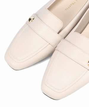 メタルパーツ付きローファー/52311