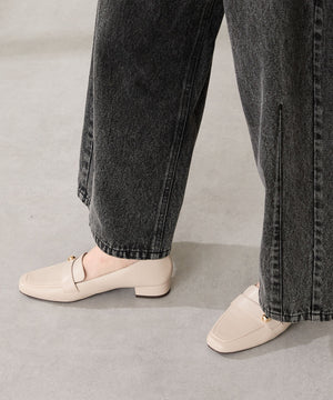 メタルパーツ付きローファー/52311