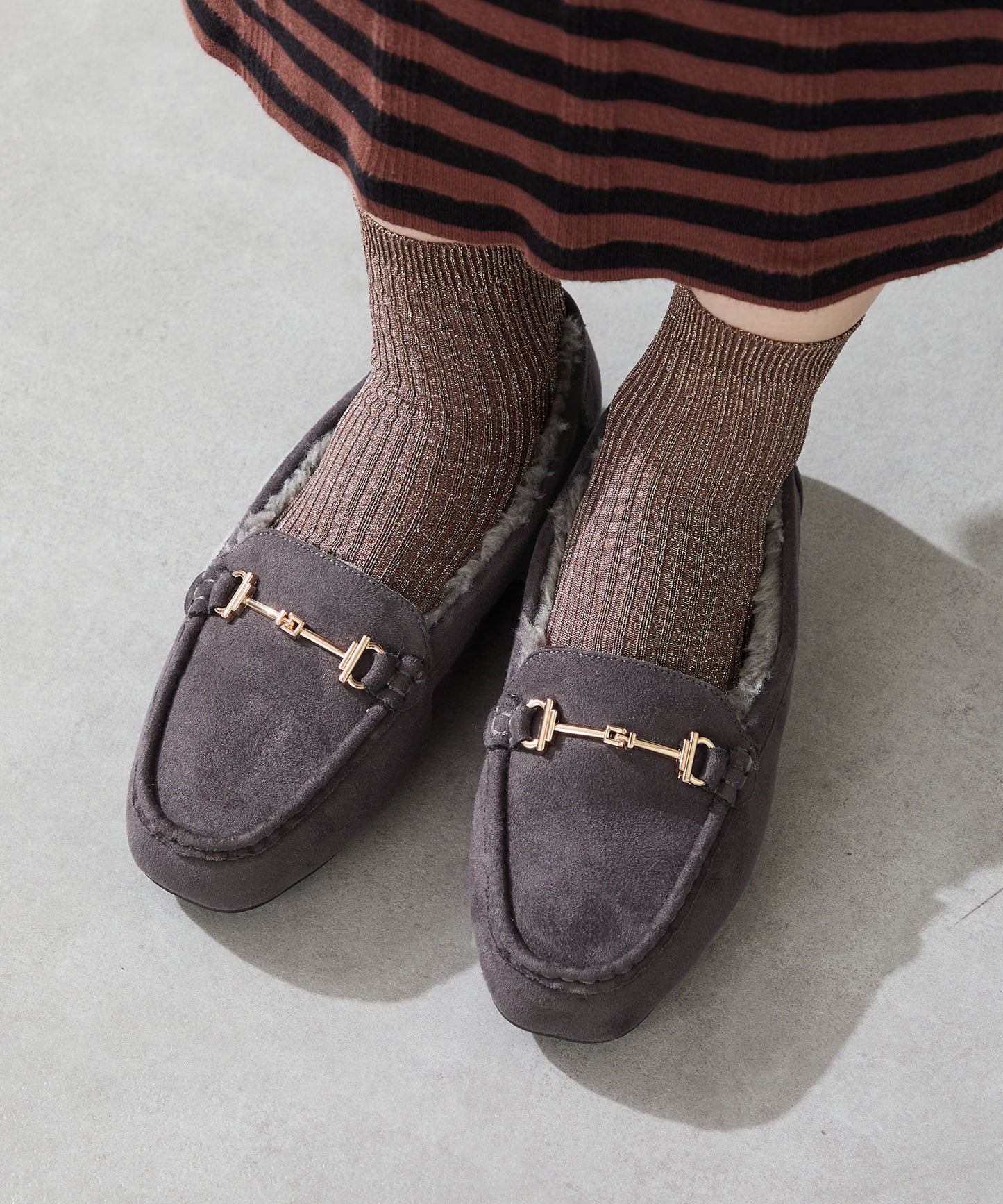 【WEB先行予約/11月上旬発売予定】ビットモチーフ付きファーモカシン/52318