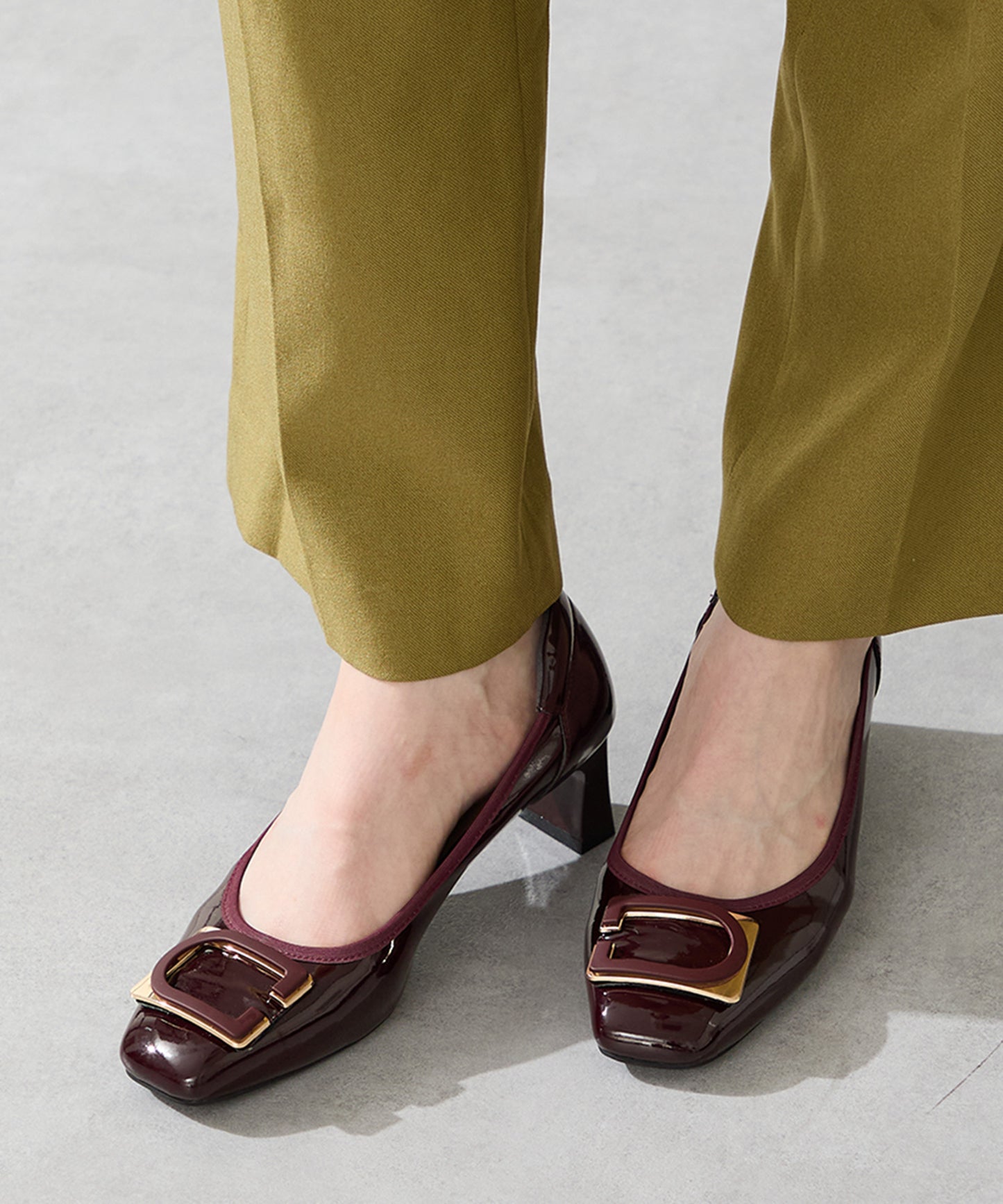 変形モチーフソフトエナメルパンプス/52319