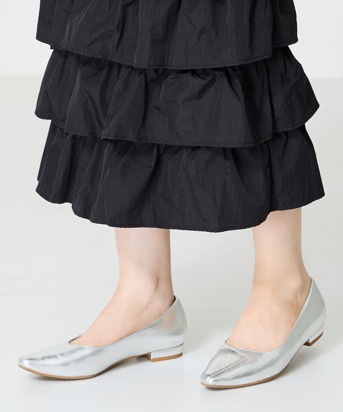 【WEB限定】アシンメトリーデザインフラットパンプス/55102