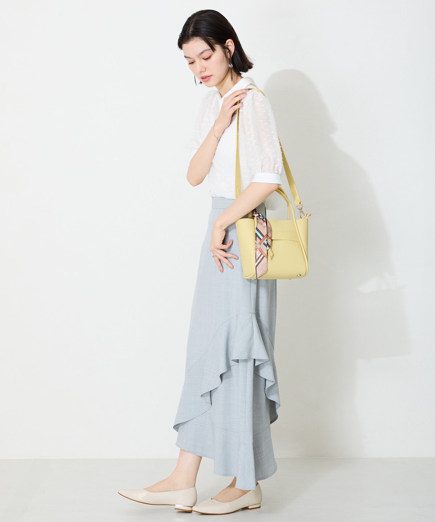 【WEB限定】アシンメトリーデザインフラットパンプス/55102
