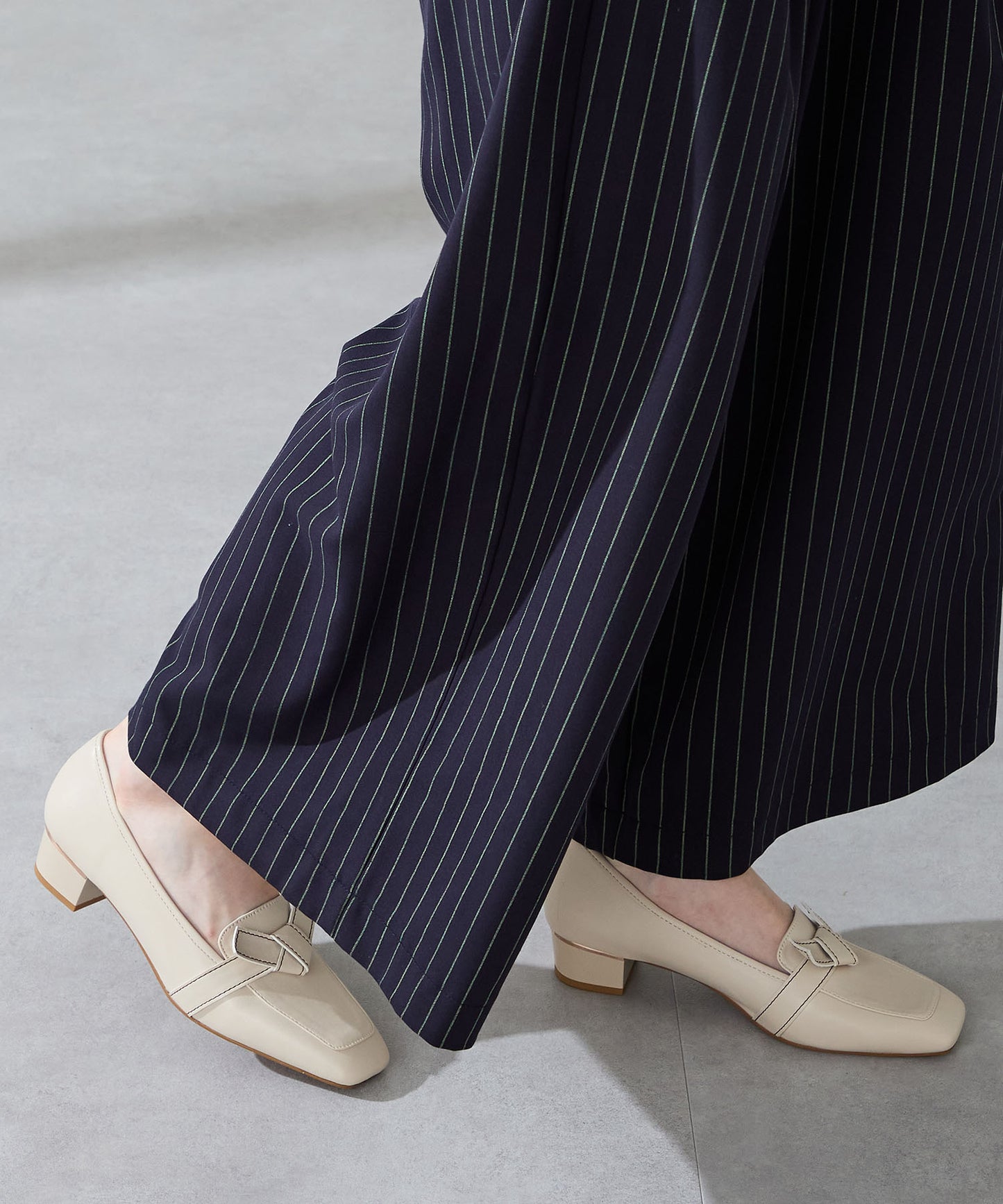 【WEB限定】リボンデザイン甲深パンプス/55301