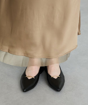 【WEB限定】ラインメタルパーツポインテッドトゥパンプス/55304