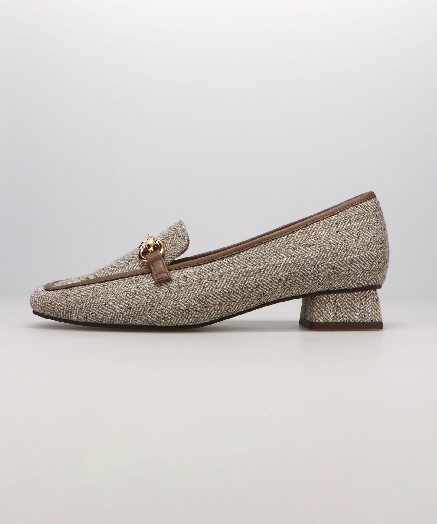 【カタログ掲載アイテム】ビットモチーフフレアヒールローファー/56311