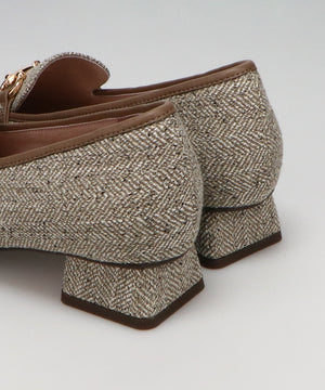 【カタログ掲載アイテム】ビットモチーフフレアヒールローファー/56311