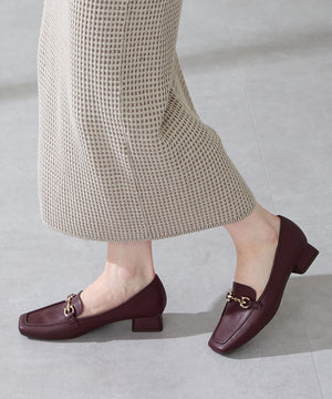 【カタログ掲載アイテム】ビットモチーフフレアヒールローファー/56311