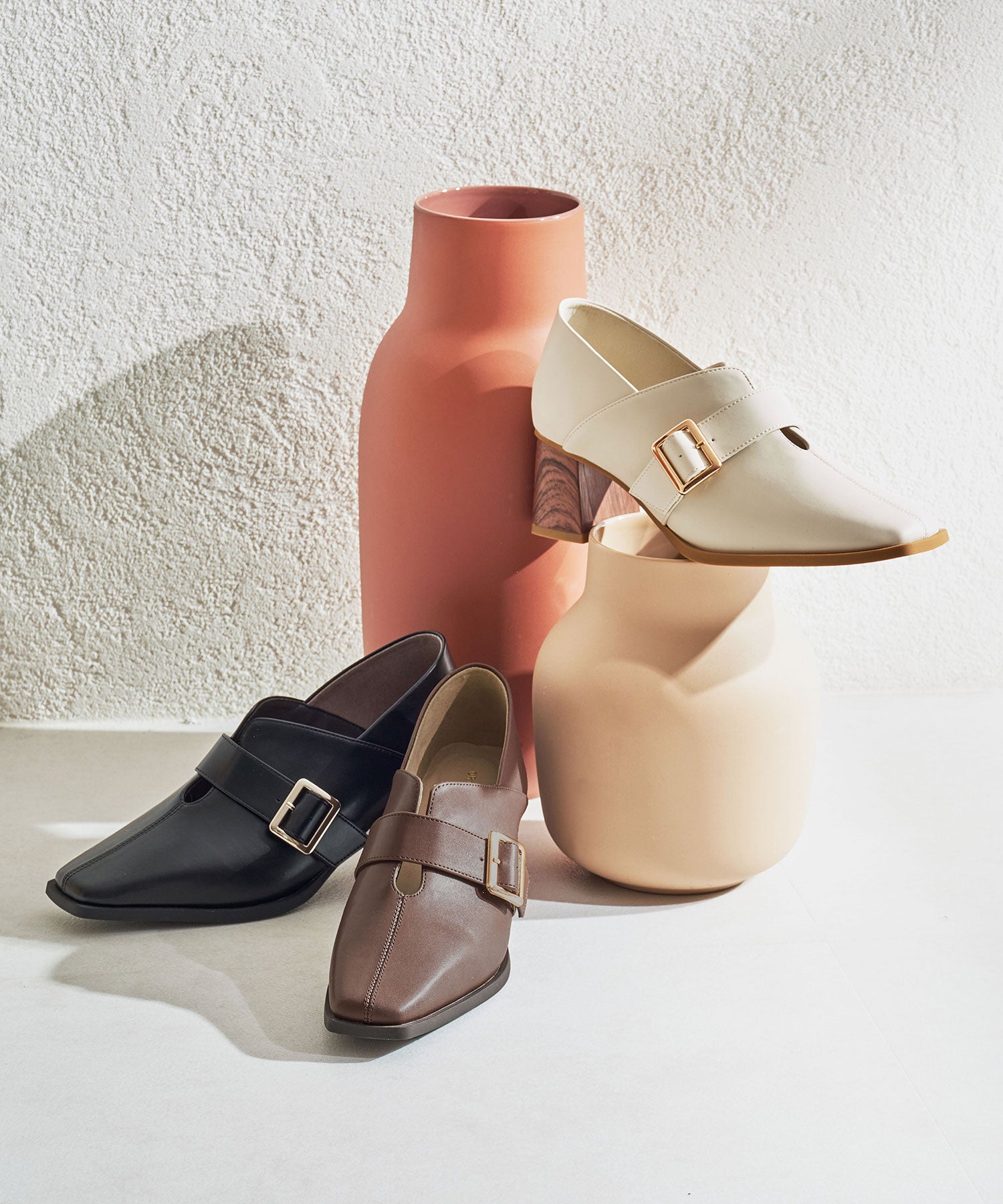 WEB先行予約/2月中旬発売予定】ウッドヒールベルトパンプス/61113